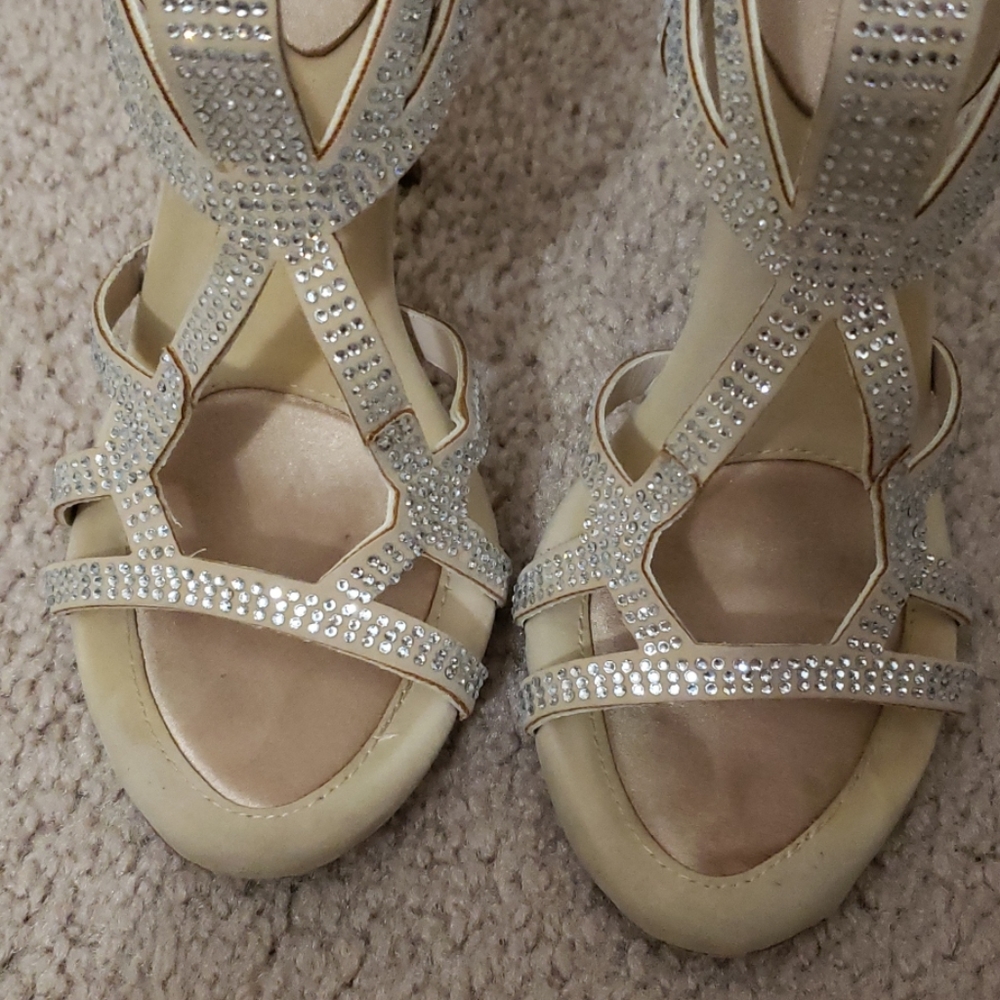BCBGeneration heels - Picture 2 of 7